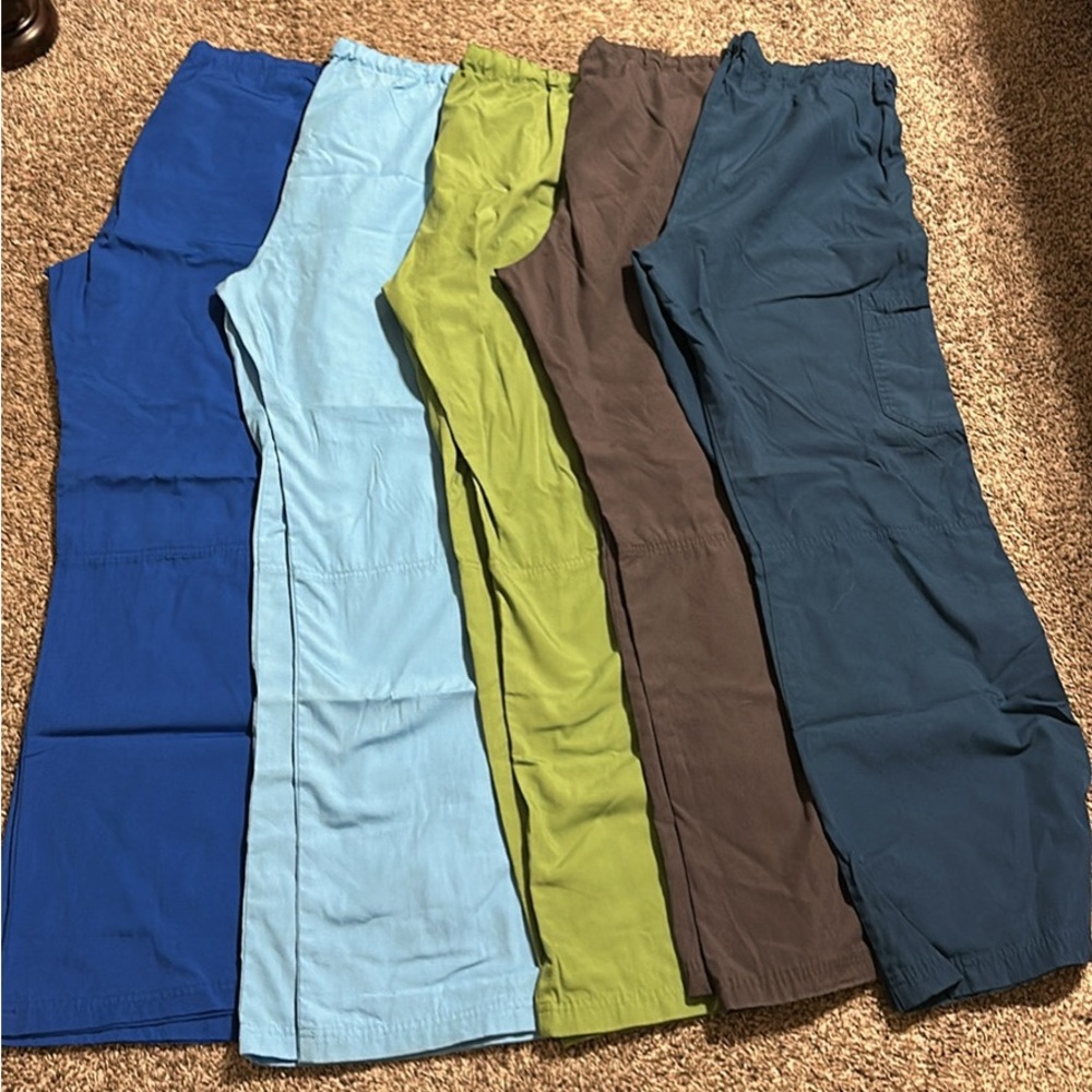 Cherokee Scrubs size M 5 pair